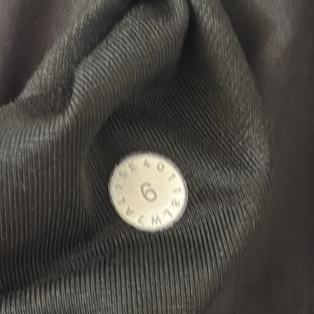 Lululemon Choose A Side Reversible Athletic Short - Picture 11 of 11